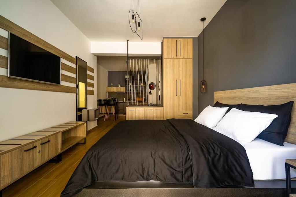 Super Stylish In The Heart Of Athens!